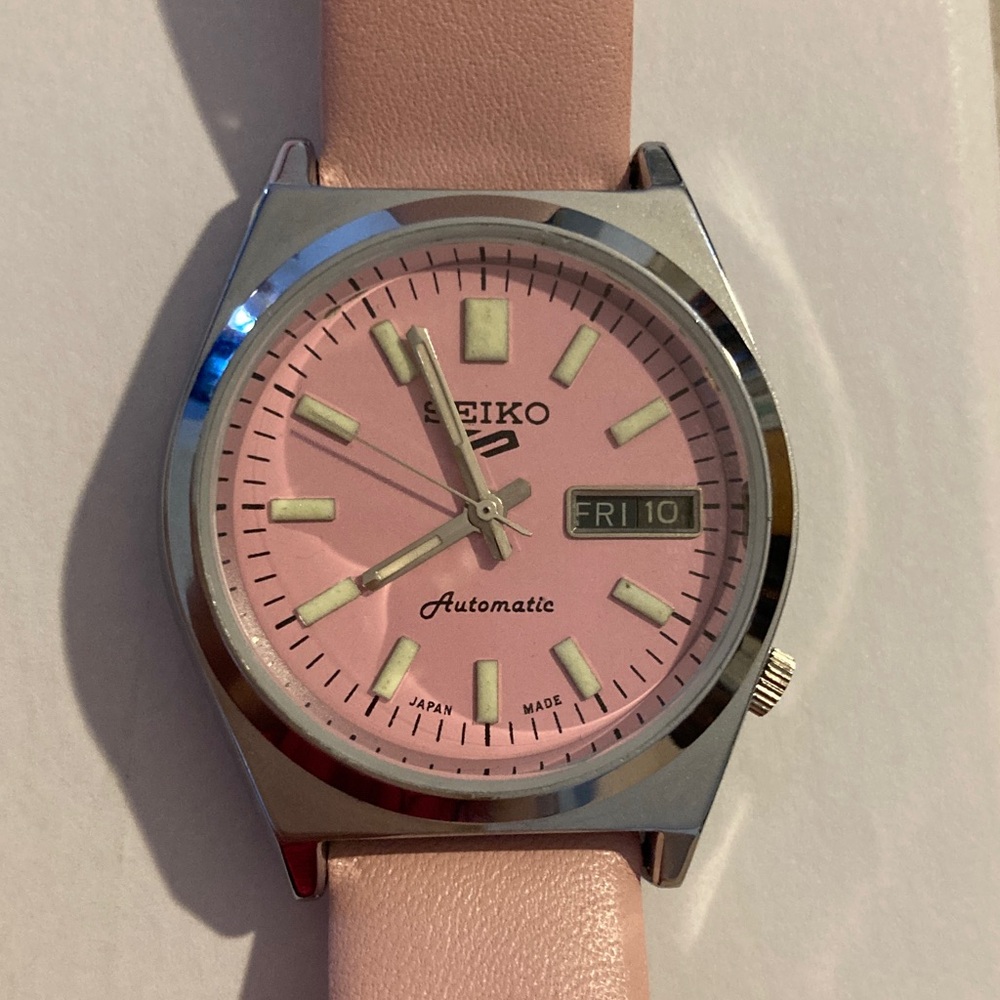 Ladies pink automatic watch